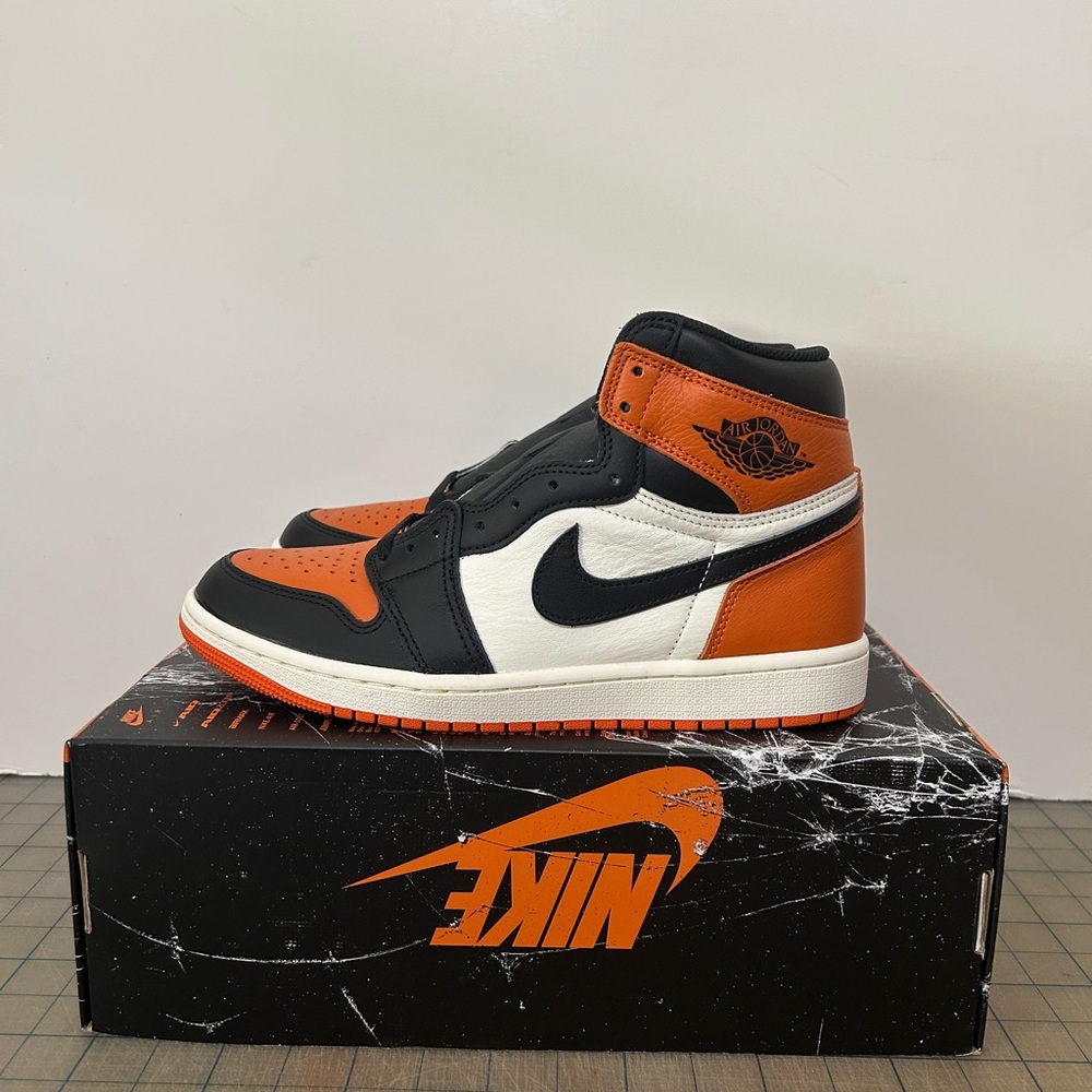 Air Jordan 1 Retro High OG ‘Shattered Backboard’ 2025